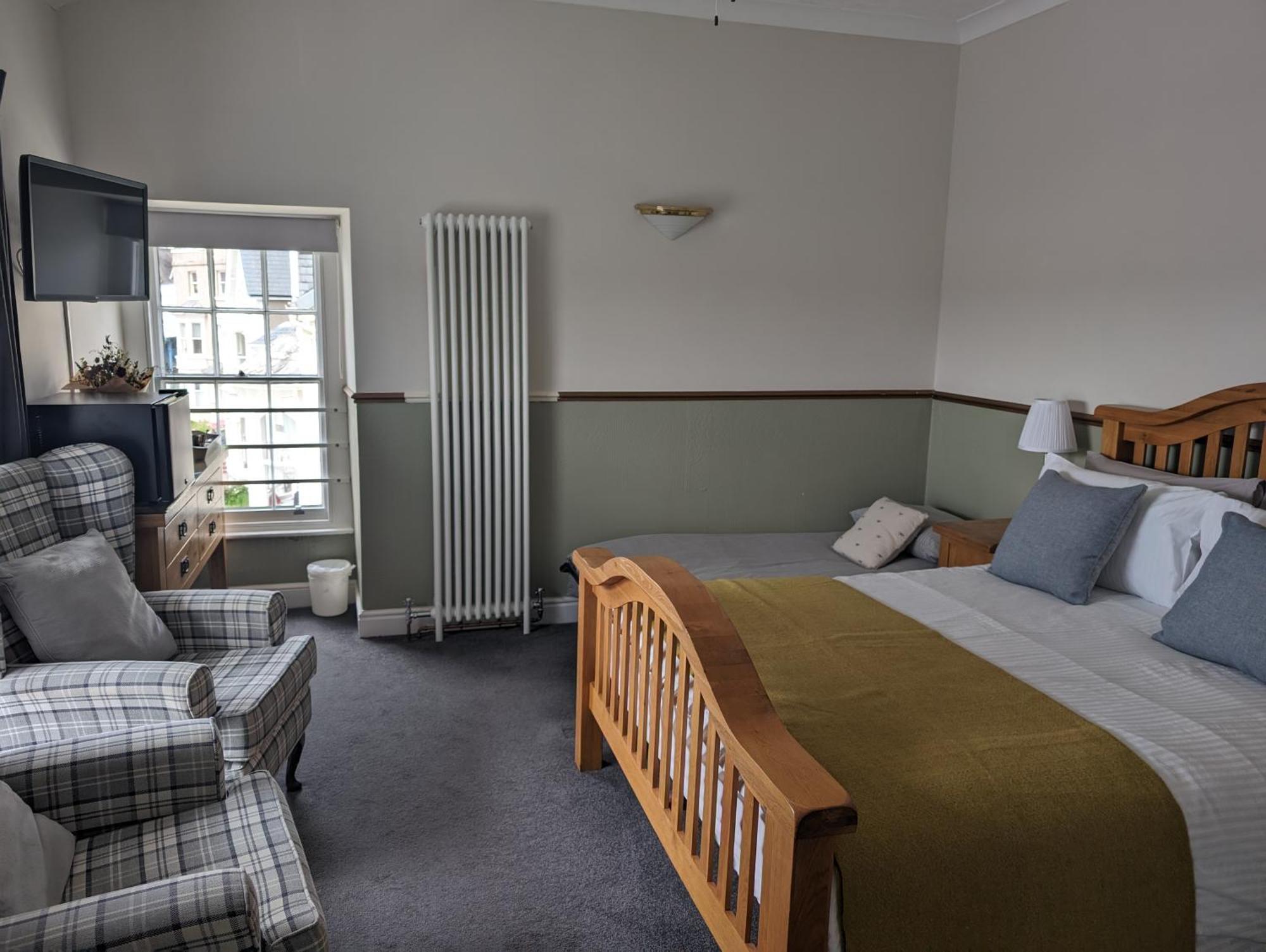 The Chelsea 3* Llandudno