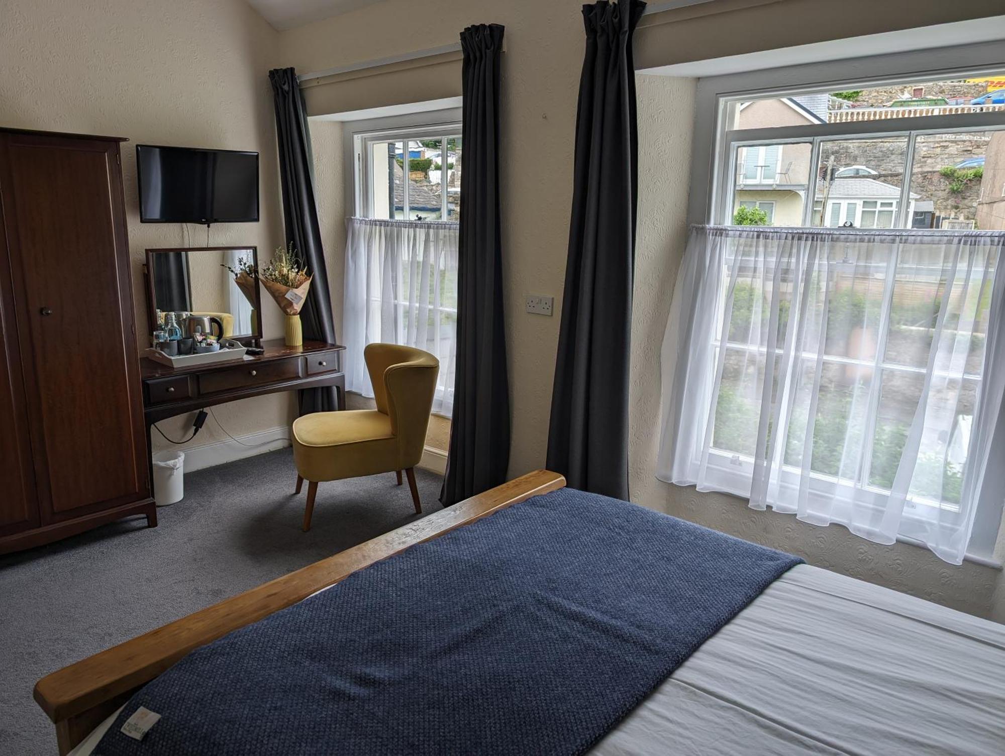 The Chelsea 3* Llandudno
